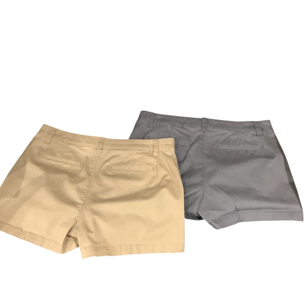 a new day Bundle of 2 Women's Tan and Gray Cargo Shorts WORN ONCE - Picture 2 of 16